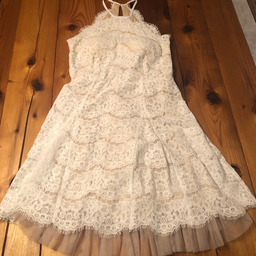 Vary beautiful lace mid dress